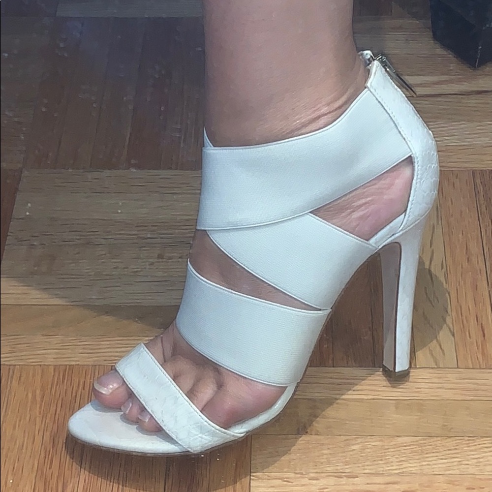 Club Monaco cream heels size 6.5, 36.5